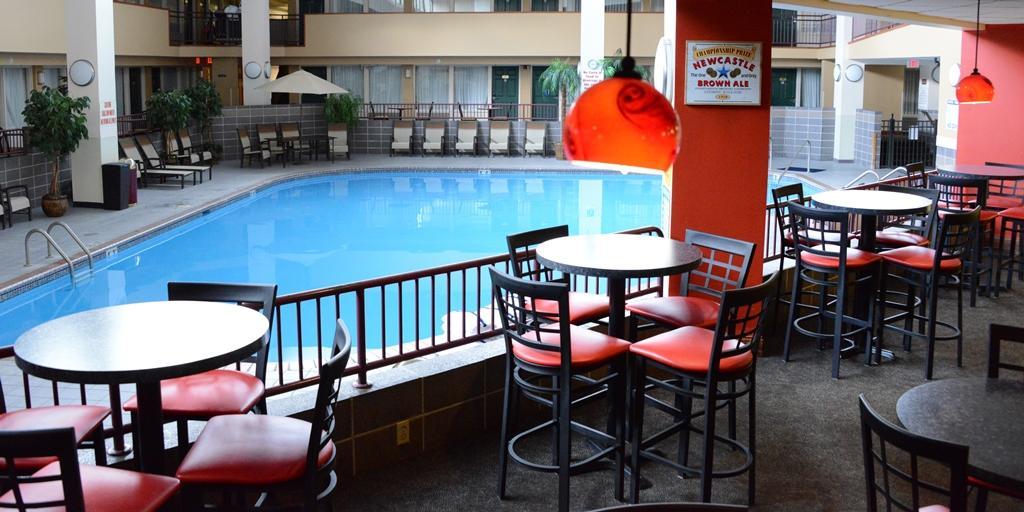 Plaza Hotel & Suites - Eau Claire Ngoại thất bức ảnh
