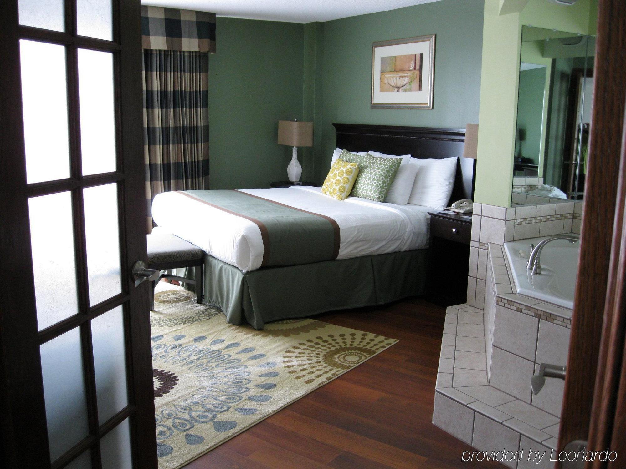 Plaza Hotel & Suites - Eau Claire Ngoại thất bức ảnh