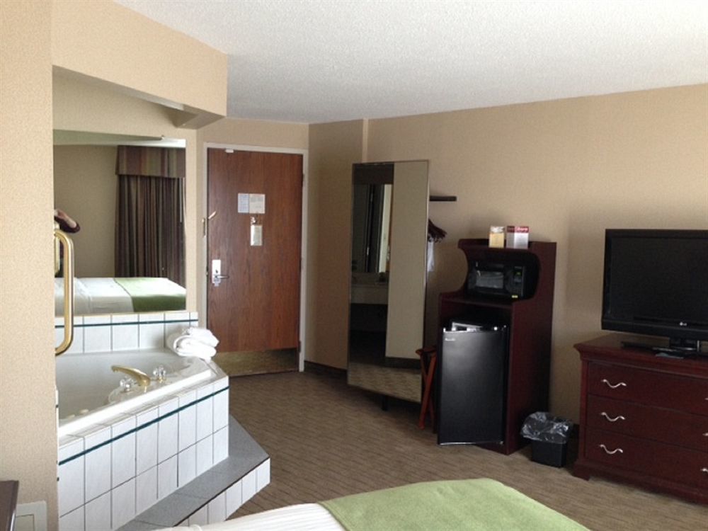 Plaza Hotel & Suites - Eau Claire Ngoại thất bức ảnh